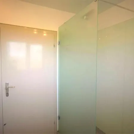 Siglinde Schneider *