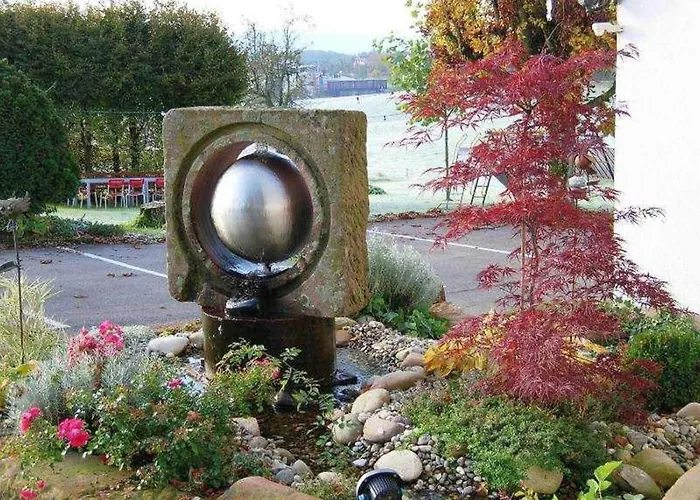 Siglinde Schneider *